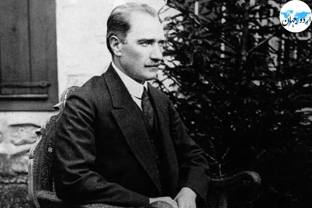 مرنے کے دس سال بعد دفن ہونے والا خلیفہ