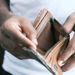 غربت کے اسباب اور ان کے مؤثر حل