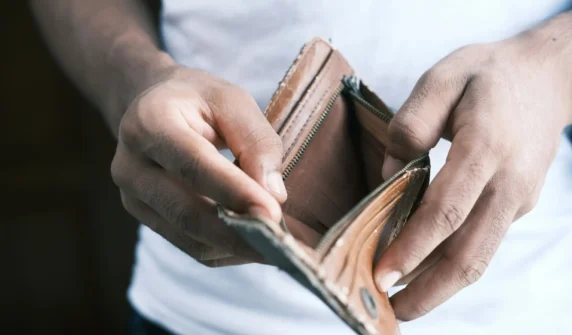 غربت کے اسباب اور ان کے مؤثر حل